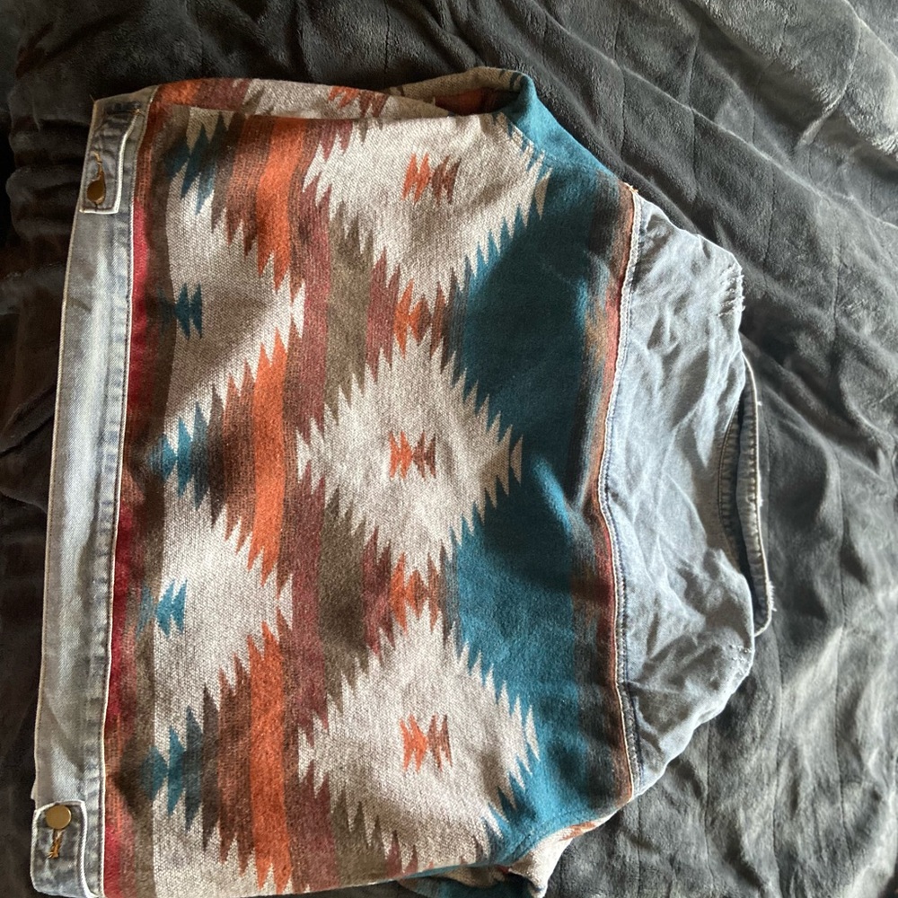 Size 2x aztec jacket brand new with tags